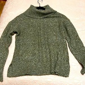 Green turtleneck sweater jones New York signature